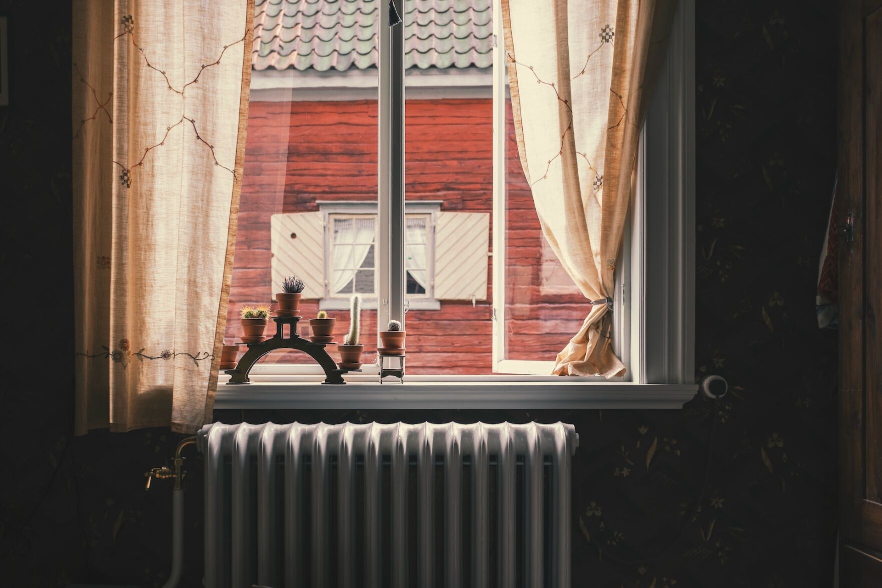 Conventional radiators have varying temperatures and consume lots of energy